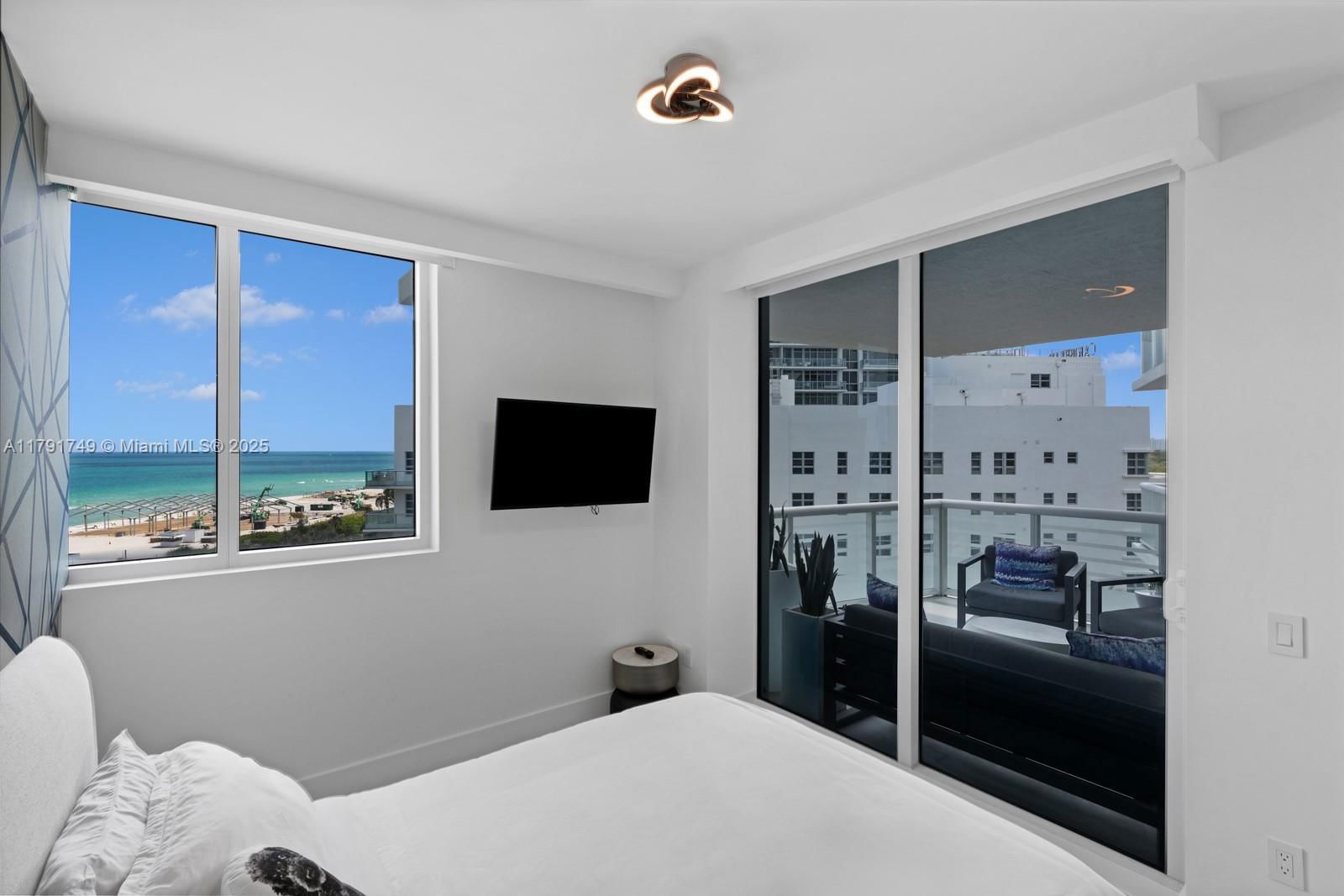 Real estate property located at 3801 Collins Ave #703, Miami-dade, Mosaic On Miami Beach Con, Miami Beach, FL