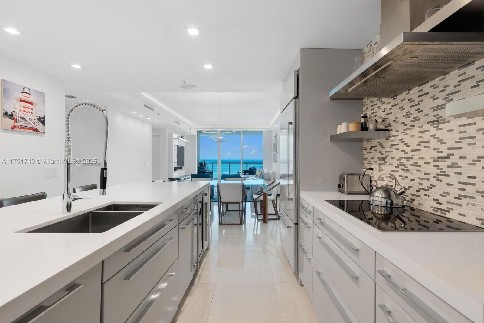 Real estate property located at 3801 Collins Ave #703, Miami-dade, Mosaic On Miami Beach Con, Miami Beach, FL