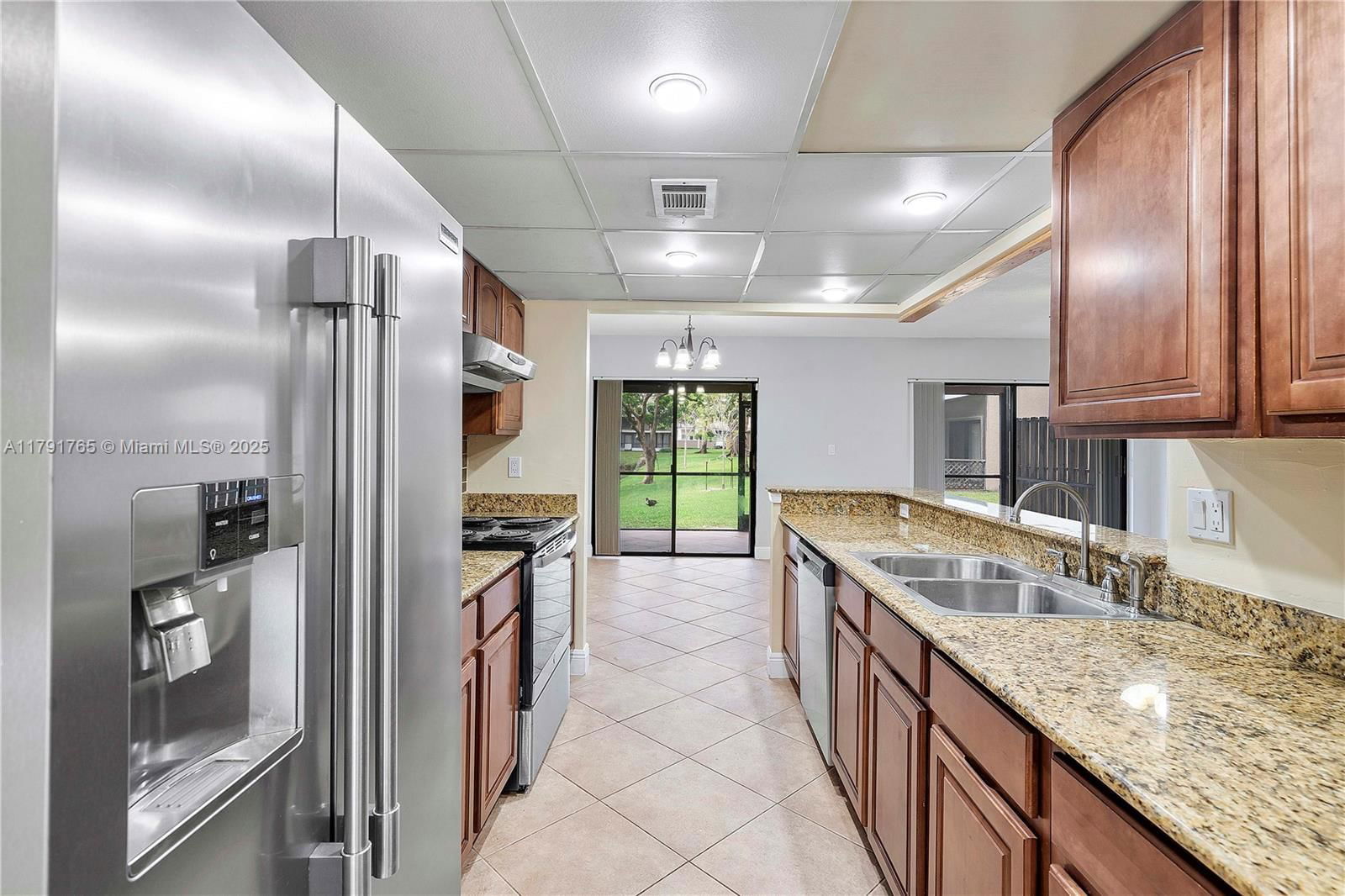 Real estate property located at 5000 University Dr, Broward, Saddle-up Plat, Davie, FL