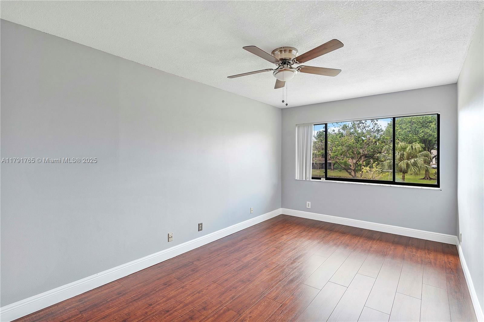 Real estate property located at 5000 University Dr, Broward, Saddle-up Plat, Davie, FL