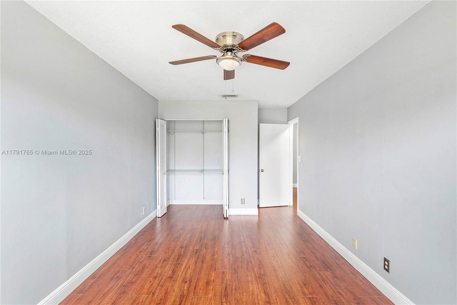 Real estate property located at 5000 University Dr, Broward, Saddle-up Plat, Davie, FL