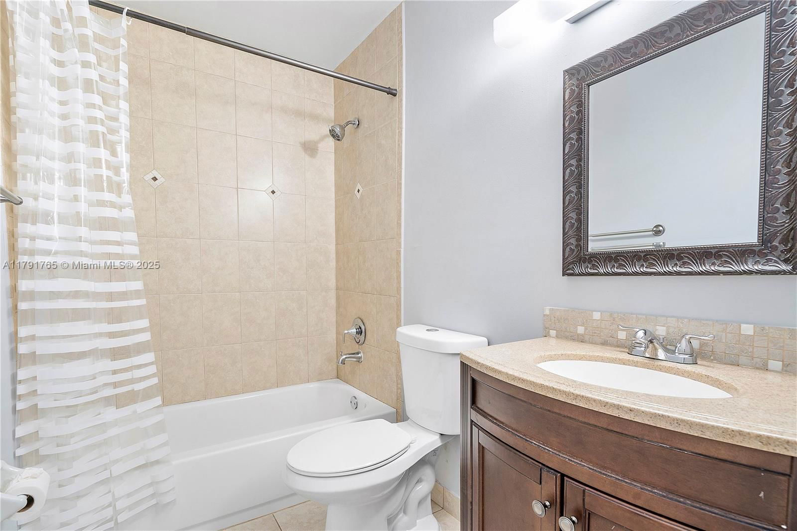 Real estate property located at 5000 University Dr, Broward, Saddle-up Plat, Davie, FL