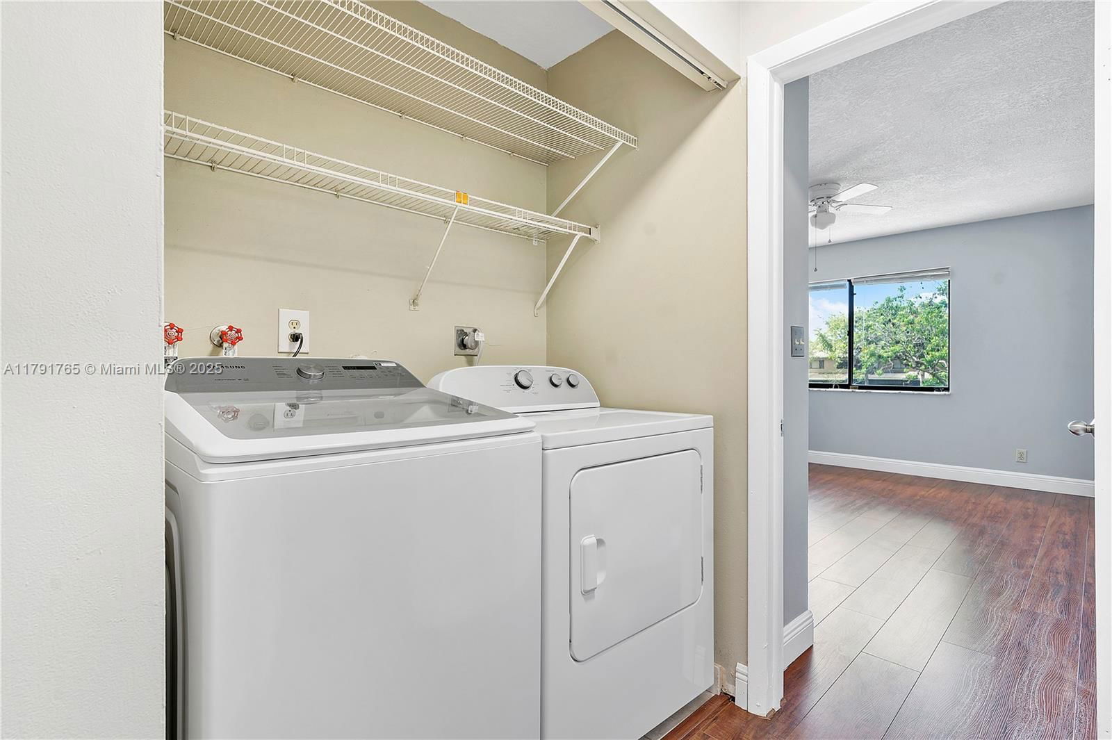 Real estate property located at 5000 University Dr, Broward, Saddle-up Plat, Davie, FL