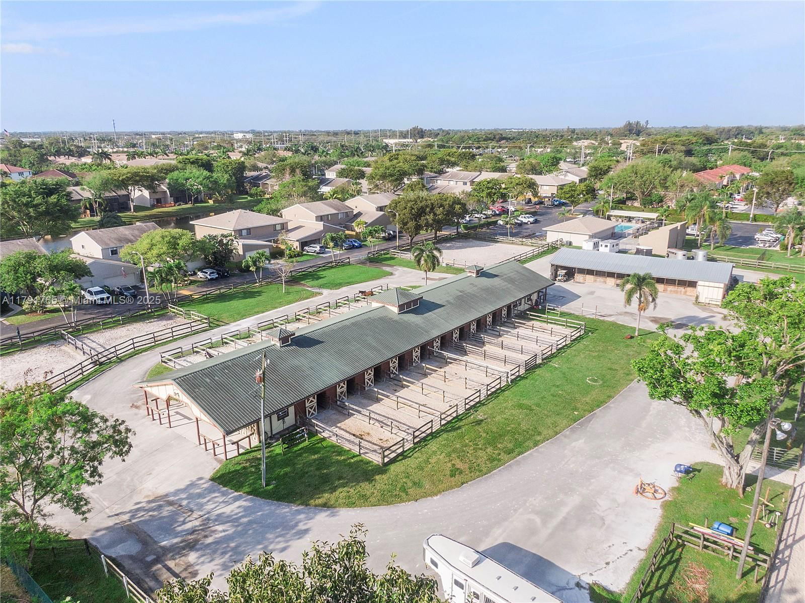 Real estate property located at 5000 University Dr, Broward, Saddle-up Plat, Davie, FL