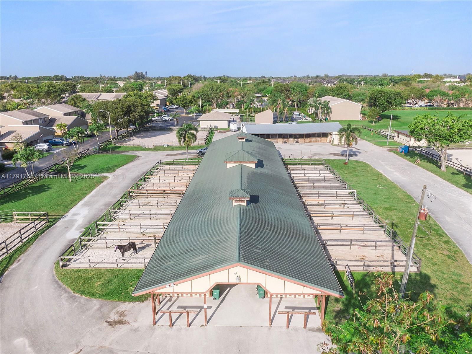 Real estate property located at 5000 University Dr, Broward, Saddle-up Plat, Davie, FL