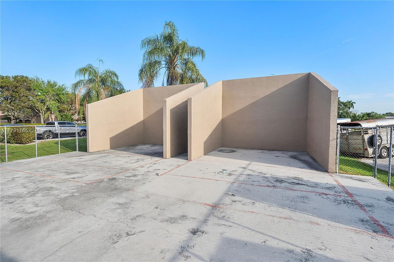 Real estate property located at 5000 University Dr, Broward, Saddle-up Plat, Davie, FL