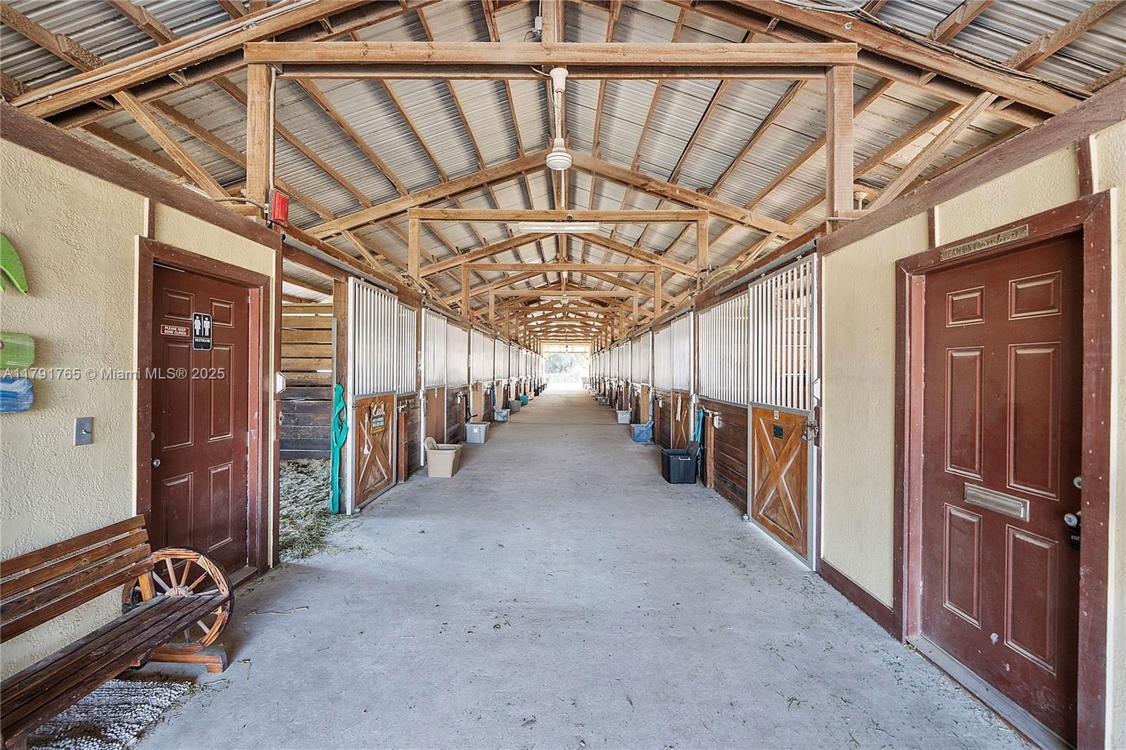 Real estate property located at 5000 University Dr, Broward, Saddle-up Plat, Davie, FL