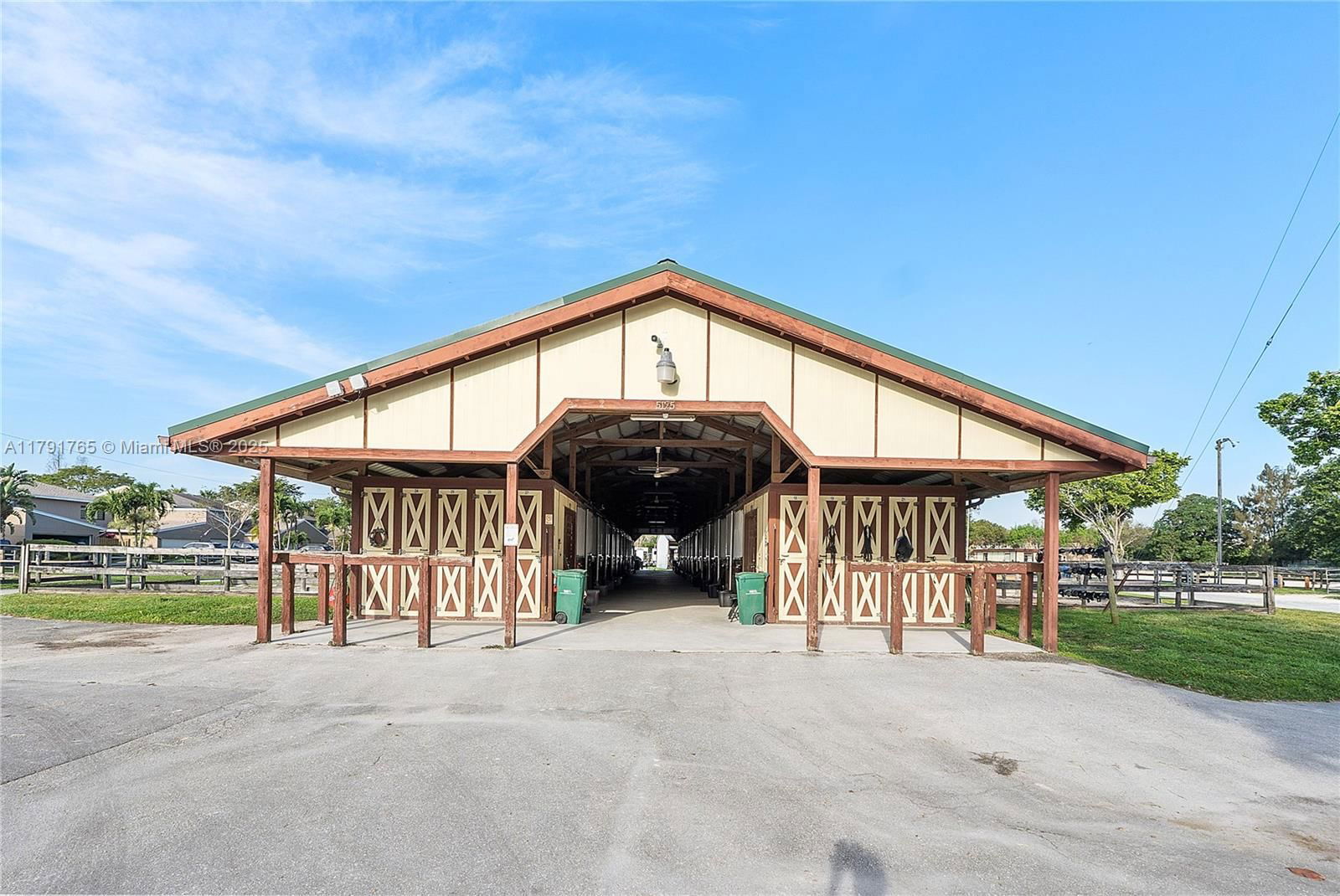 Real estate property located at 5000 University Dr, Broward, Saddle-up Plat, Davie, FL