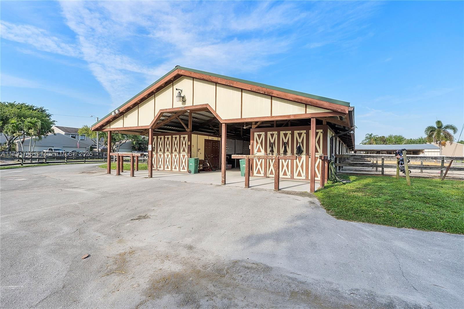 Real estate property located at 5000 University Dr, Broward, Saddle-up Plat, Davie, FL