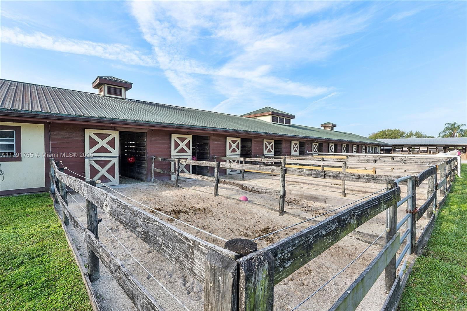 Real estate property located at 5000 University Dr, Broward, Saddle-up Plat, Davie, FL