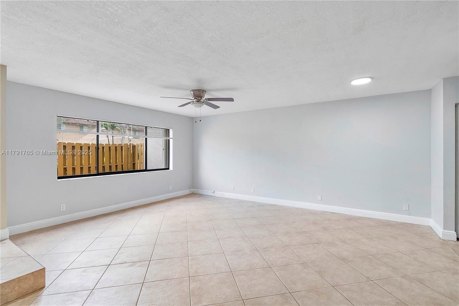 Real estate property located at 5000 University Dr, Broward, Saddle-up Plat, Davie, FL