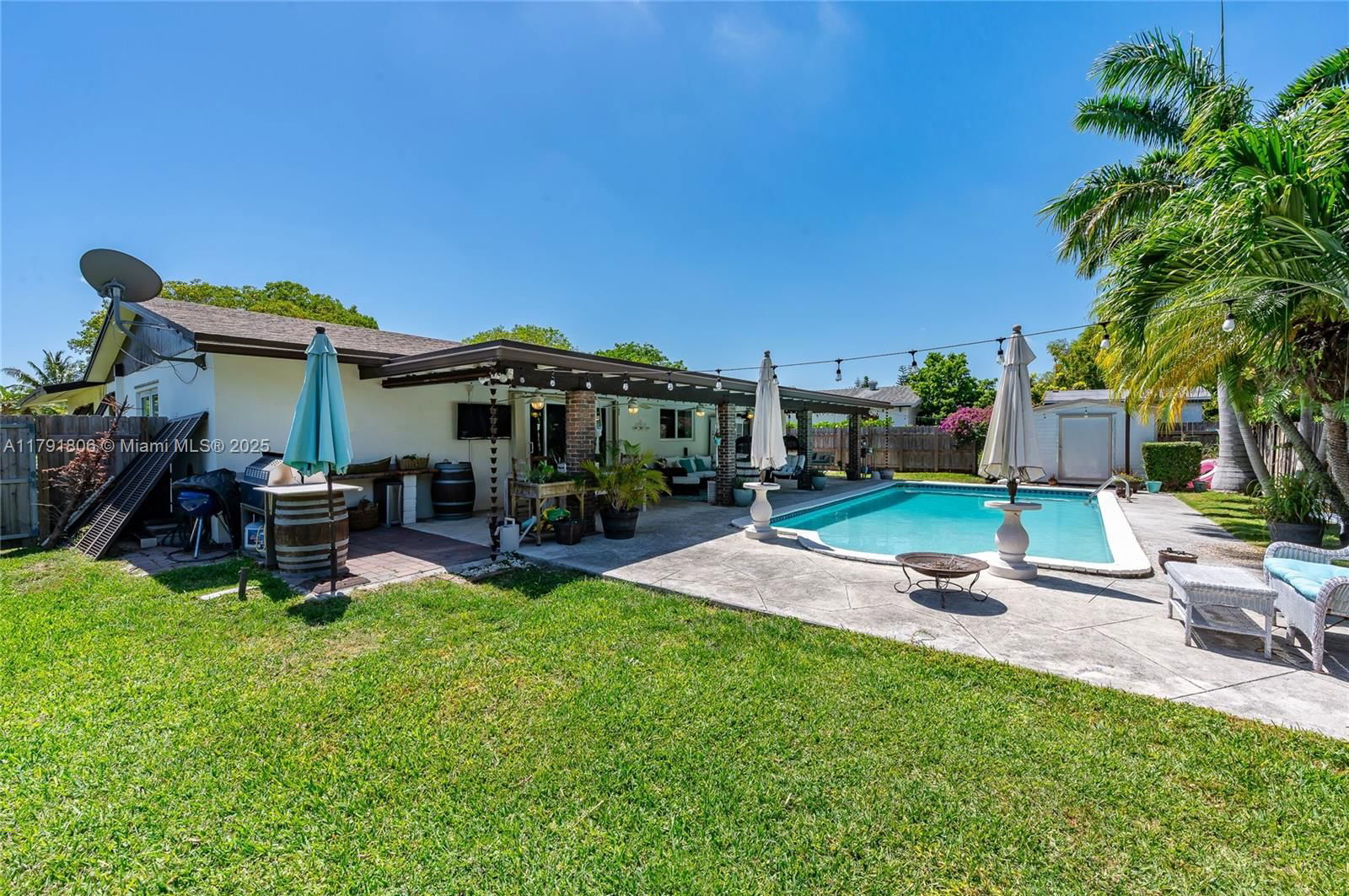 Real estate property located at 18525 90th Ct, Miami-dade, Bel Aire Sec 11, Cutler Bay, FL