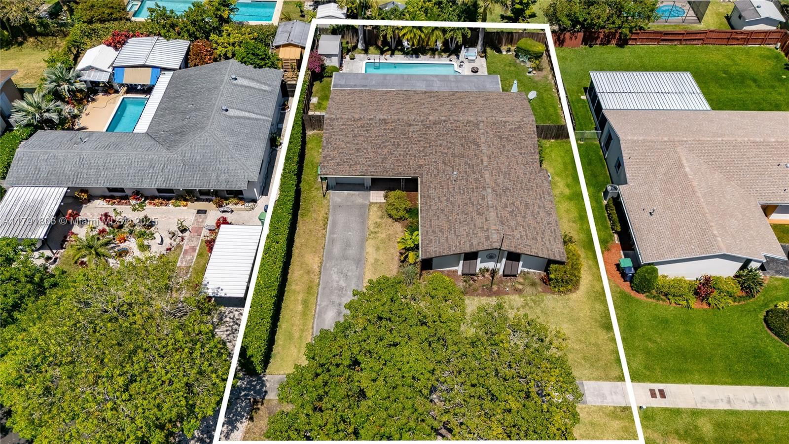Real estate property located at 18525 90th Ct, Miami-dade, Bel Aire Sec 11, Cutler Bay, FL
