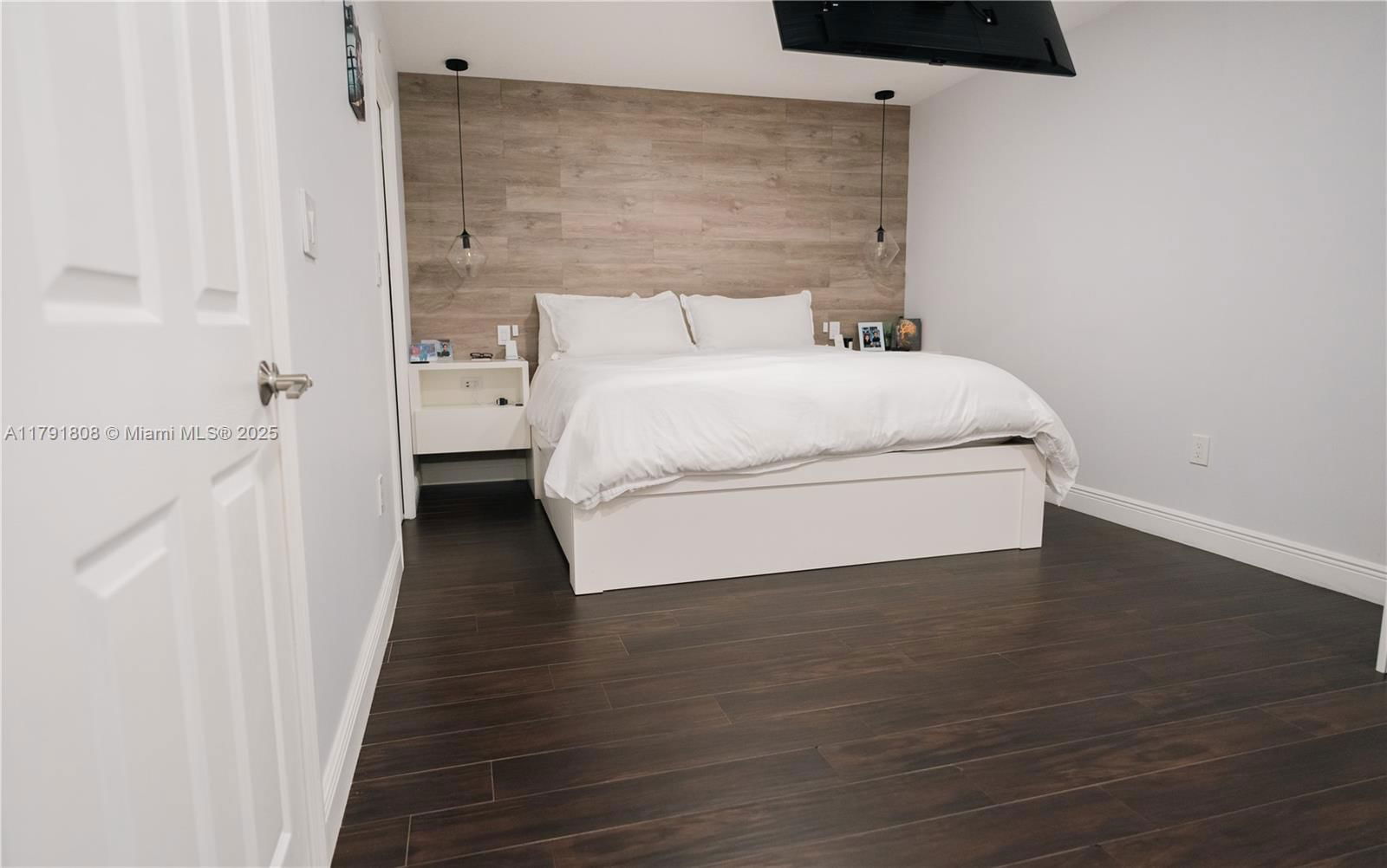 Real estate property located at 3891 147th Ave #13, Miami-dade, Cristal Villas Condo, Miami, FL