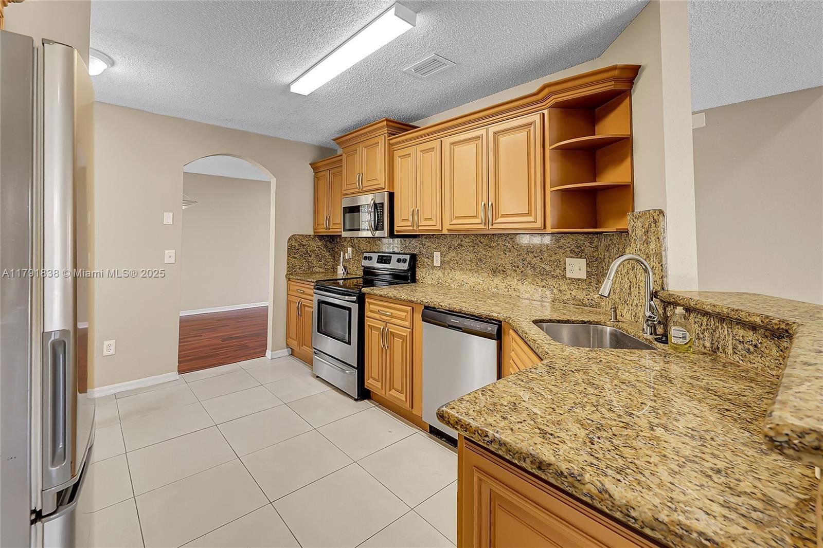 Real estate property located at 1688 158th Ave, Broward, Hollywood Lakes Country C, Pembroke Pines, FL