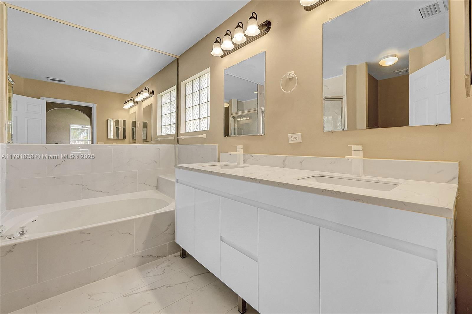 Real estate property located at 1688 158th Ave, Broward, Hollywood Lakes Country C, Pembroke Pines, FL