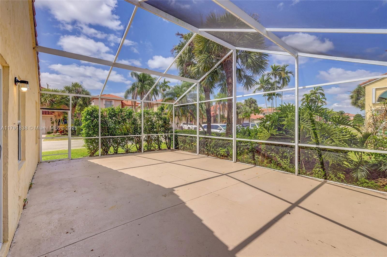 Real estate property located at 1688 158th Ave, Broward, Hollywood Lakes Country C, Pembroke Pines, FL