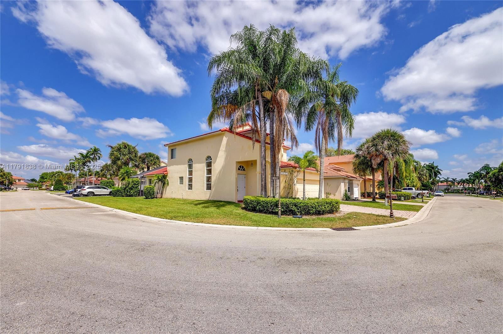 Real estate property located at 1688 158th Ave, Broward, Hollywood Lakes Country C, Pembroke Pines, FL