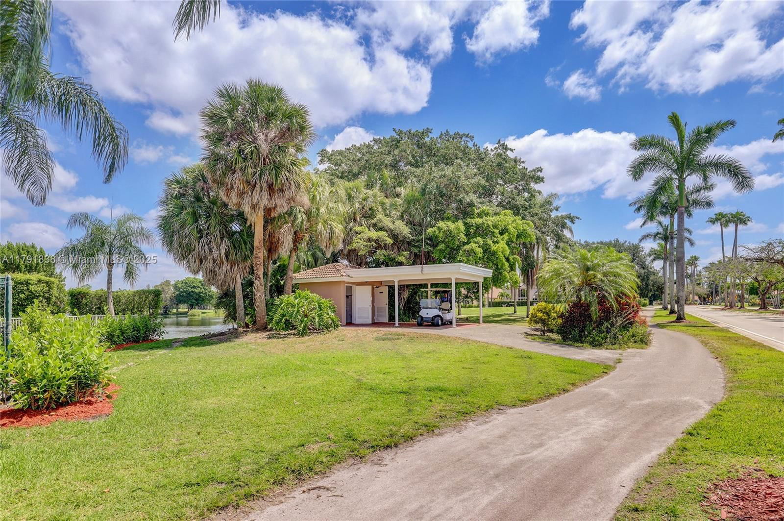 Real estate property located at 1688 158th Ave, Broward, Hollywood Lakes Country C, Pembroke Pines, FL