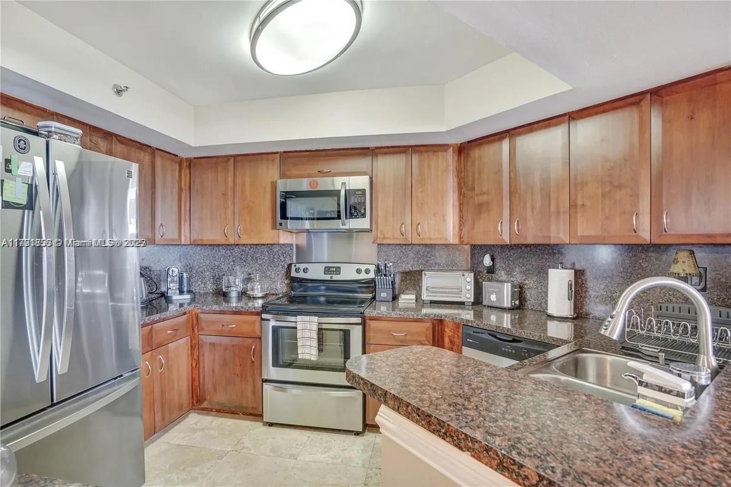 Real estate property located at 6767 Collins #901, Miami-dade, The Sterling Condo, Miami Beach, FL