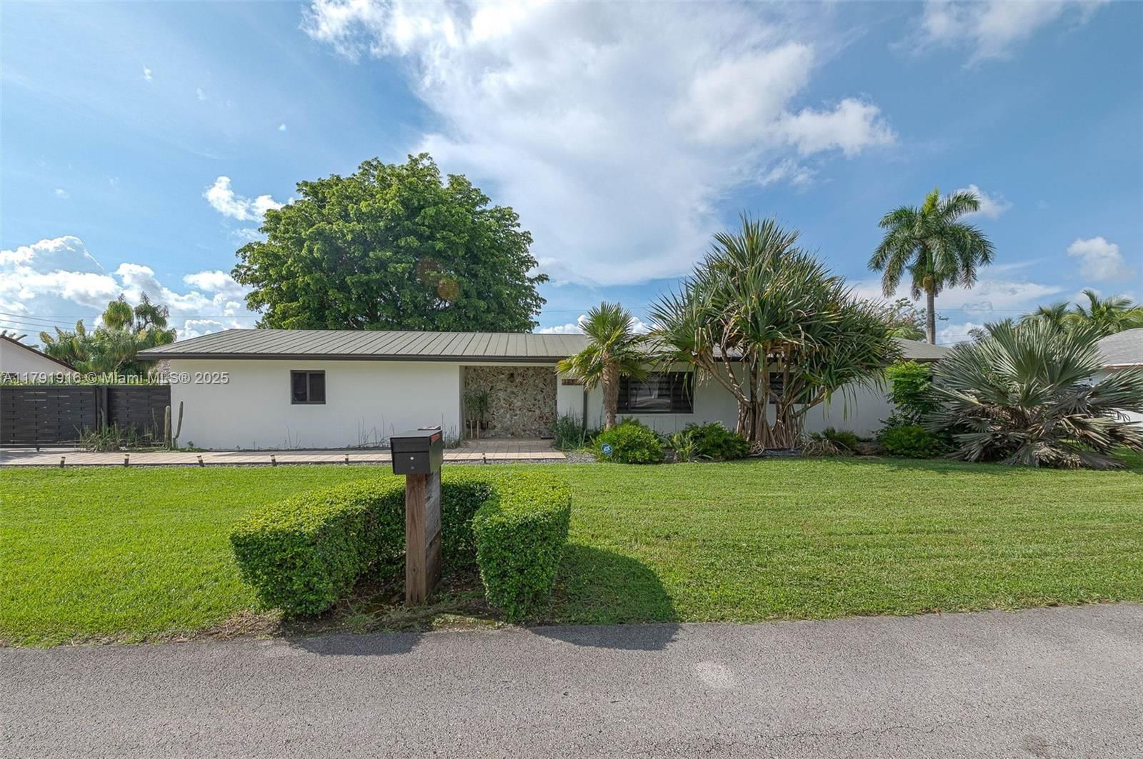 Real estate property located at 16720 276th St, Miami-dade, Melody Mnr 1st Addn, Homestead, FL