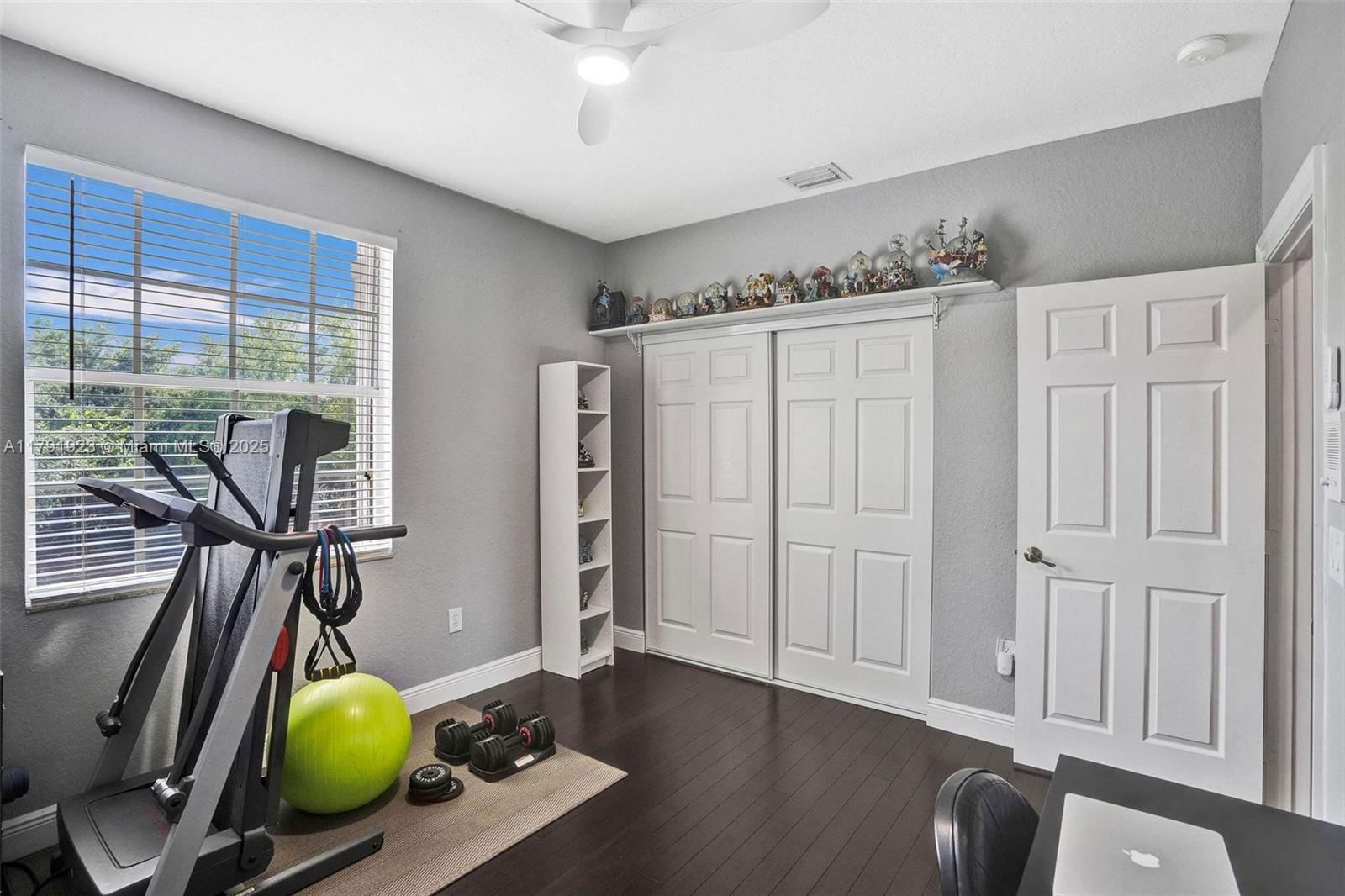 Real estate property located at 19323 55th St, Broward, Sunset Lakes Plat Three, Miramar, FL
