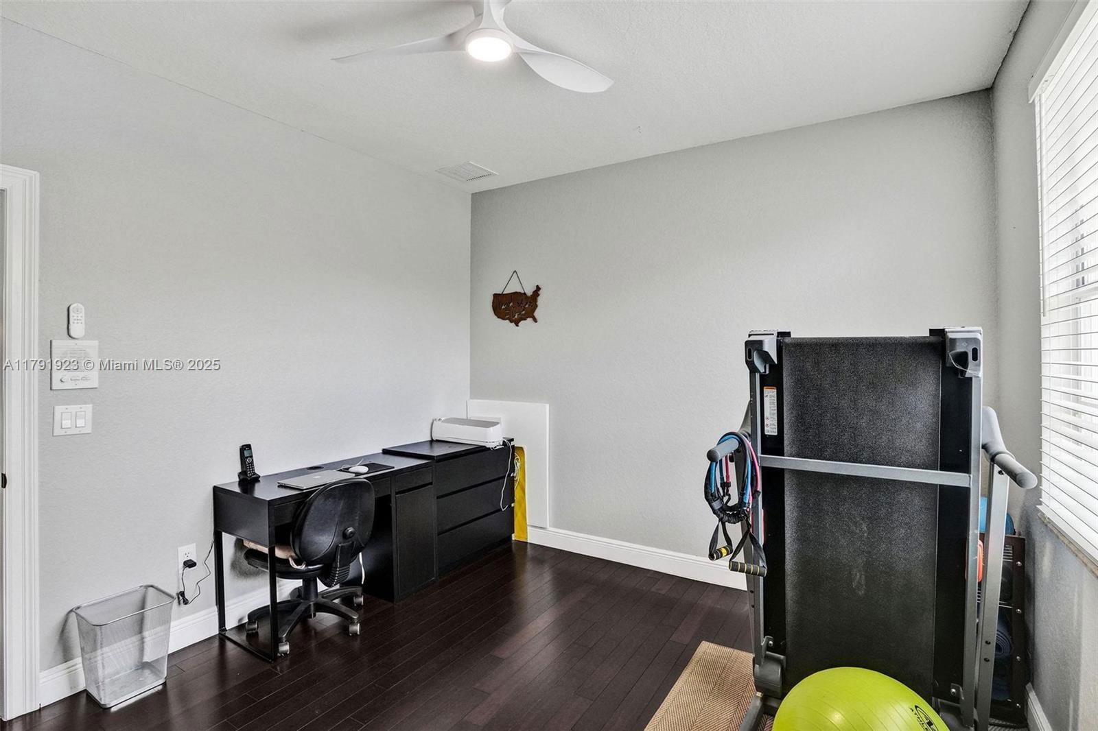 Real estate property located at 19323 55th St, Broward, Sunset Lakes Plat Three, Miramar, FL