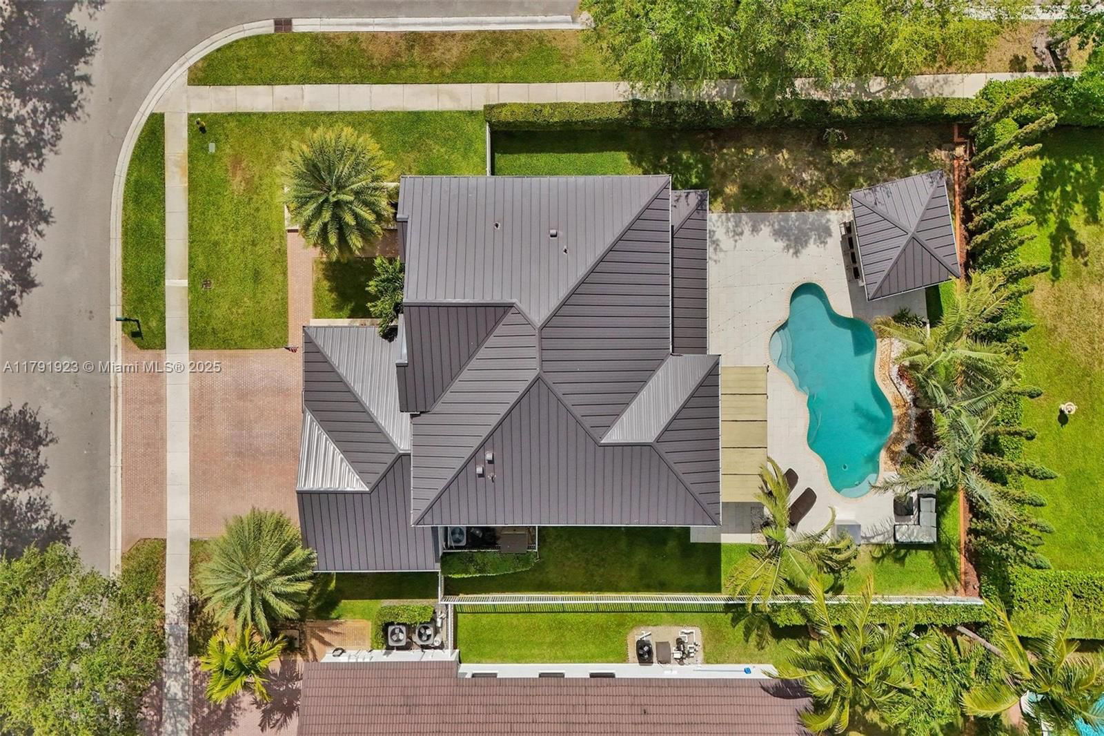 Real estate property located at 19323 55th St, Broward, Sunset Lakes Plat Three, Miramar, FL