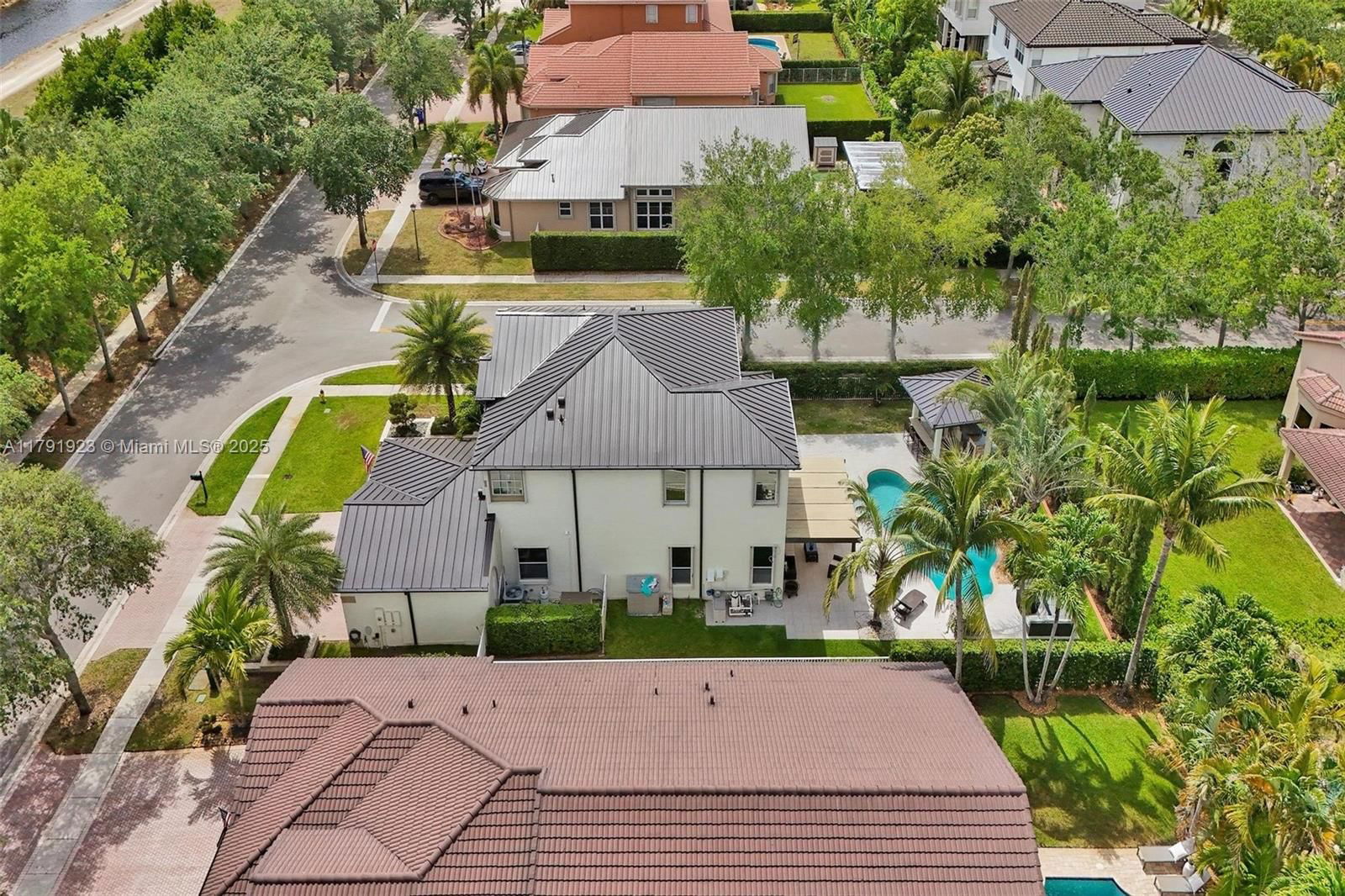 Real estate property located at 19323 55th St, Broward, Sunset Lakes Plat Three, Miramar, FL
