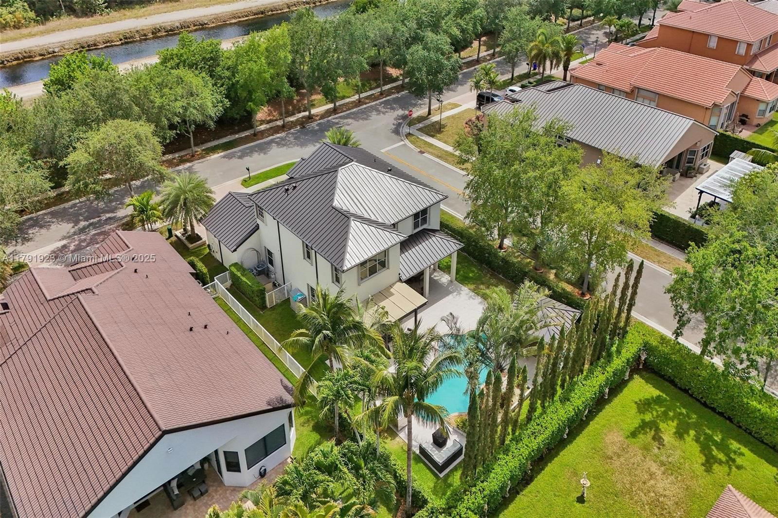 Real estate property located at 19323 55th St, Broward, Sunset Lakes Plat Three, Miramar, FL