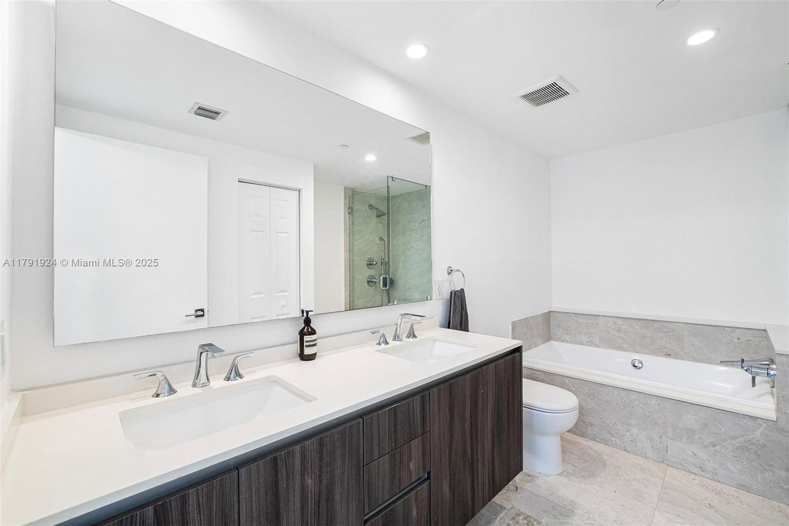 Real estate property located at 488 18th St #1708, Miami-dade, Aria On The Bay Condo, Miami, FL