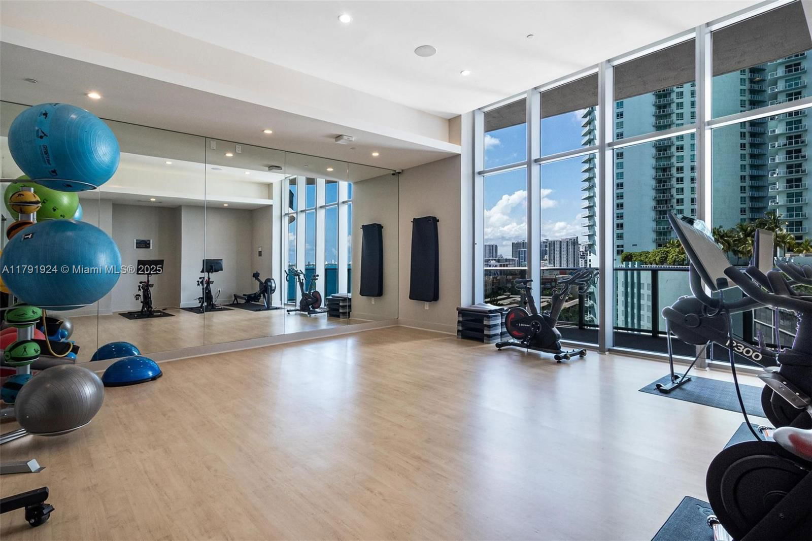 Real estate property located at 488 18th St #1708, Miami-dade, Aria On The Bay Condo, Miami, FL