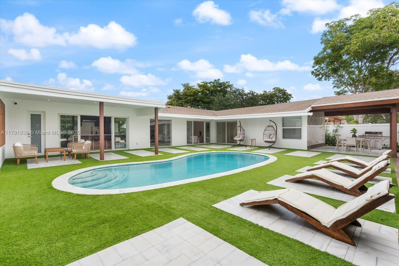 Real estate property located at 2350 193 st, Miami-dade, Enchanted Lake Sec 4, Miami, FL
