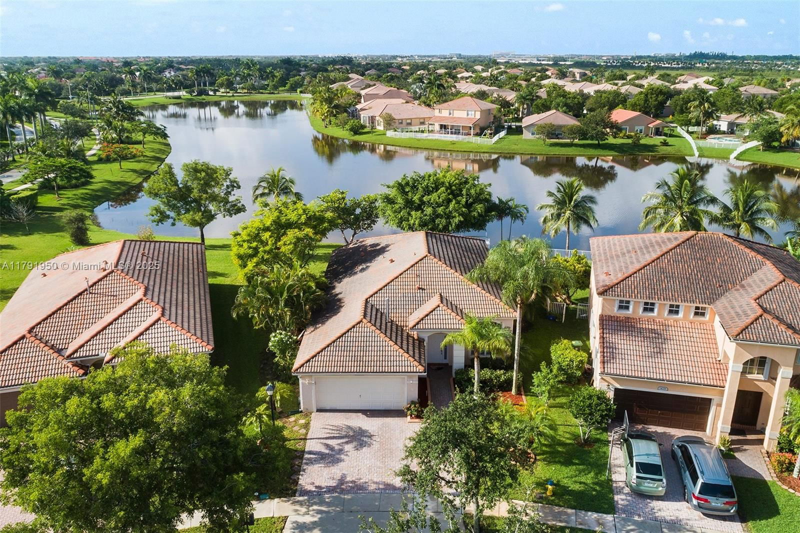 Real estate property located at 14210 18th Mnr, Broward, Bimini Bay-pembroke Falls, Pembroke Pines, FL