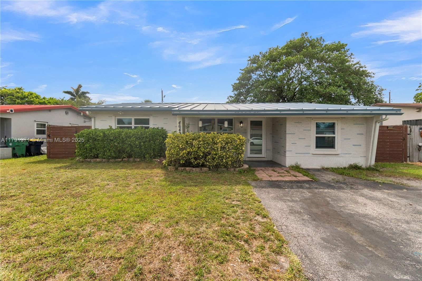 Real estate property located at 4649 28th Ave, Broward, Avon Heights, Dania Beach, FL