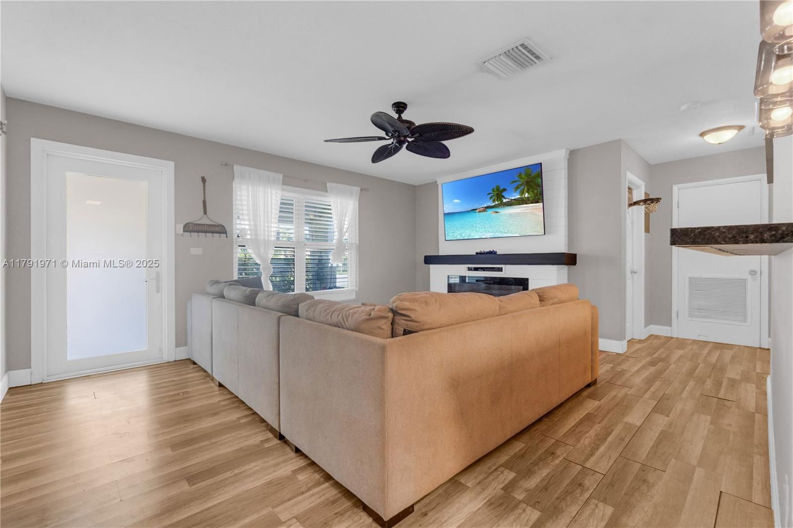 Real estate property located at 4649 28th Ave, Broward, Avon Heights, Dania Beach, FL