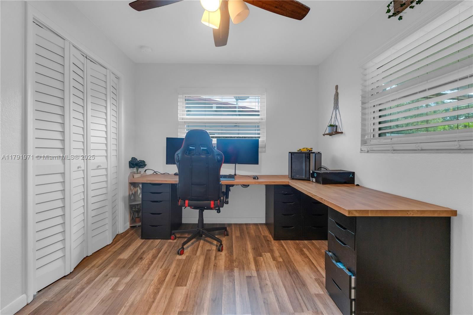 Real estate property located at 4649 28th Ave, Broward, Avon Heights, Dania Beach, FL