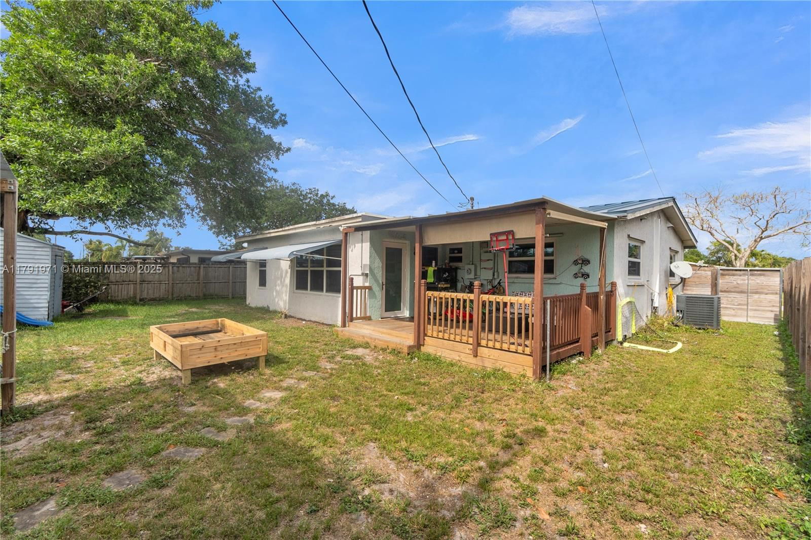 Real estate property located at 4649 28th Ave, Broward, Avon Heights, Dania Beach, FL