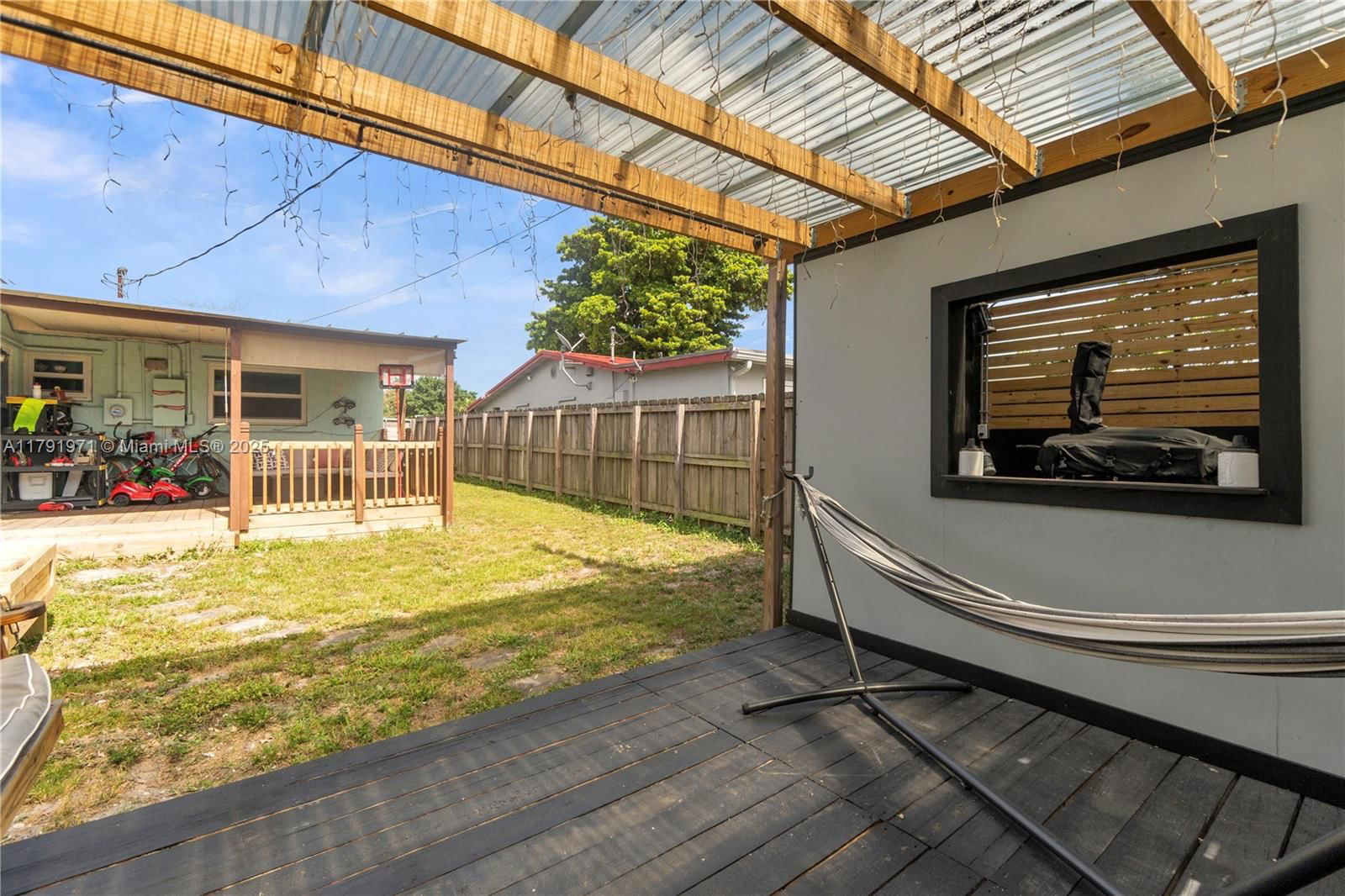 Real estate property located at 4649 28th Ave, Broward, Avon Heights, Dania Beach, FL