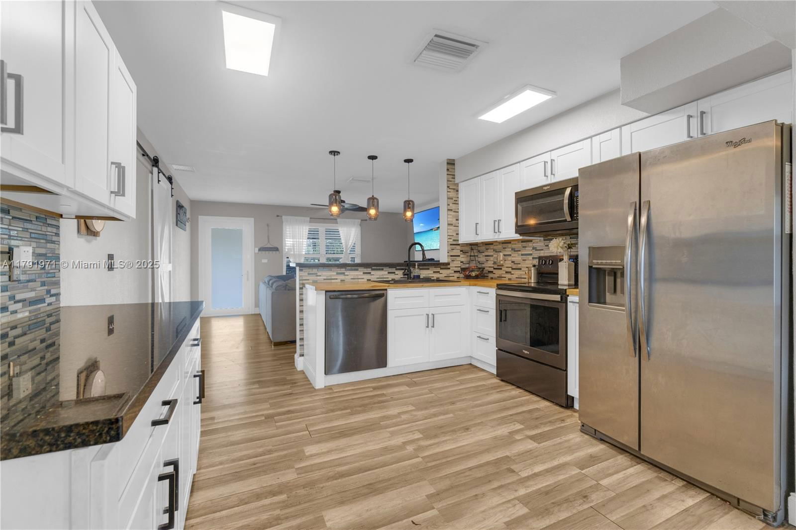Real estate property located at 4649 28th Ave, Broward, Avon Heights, Dania Beach, FL