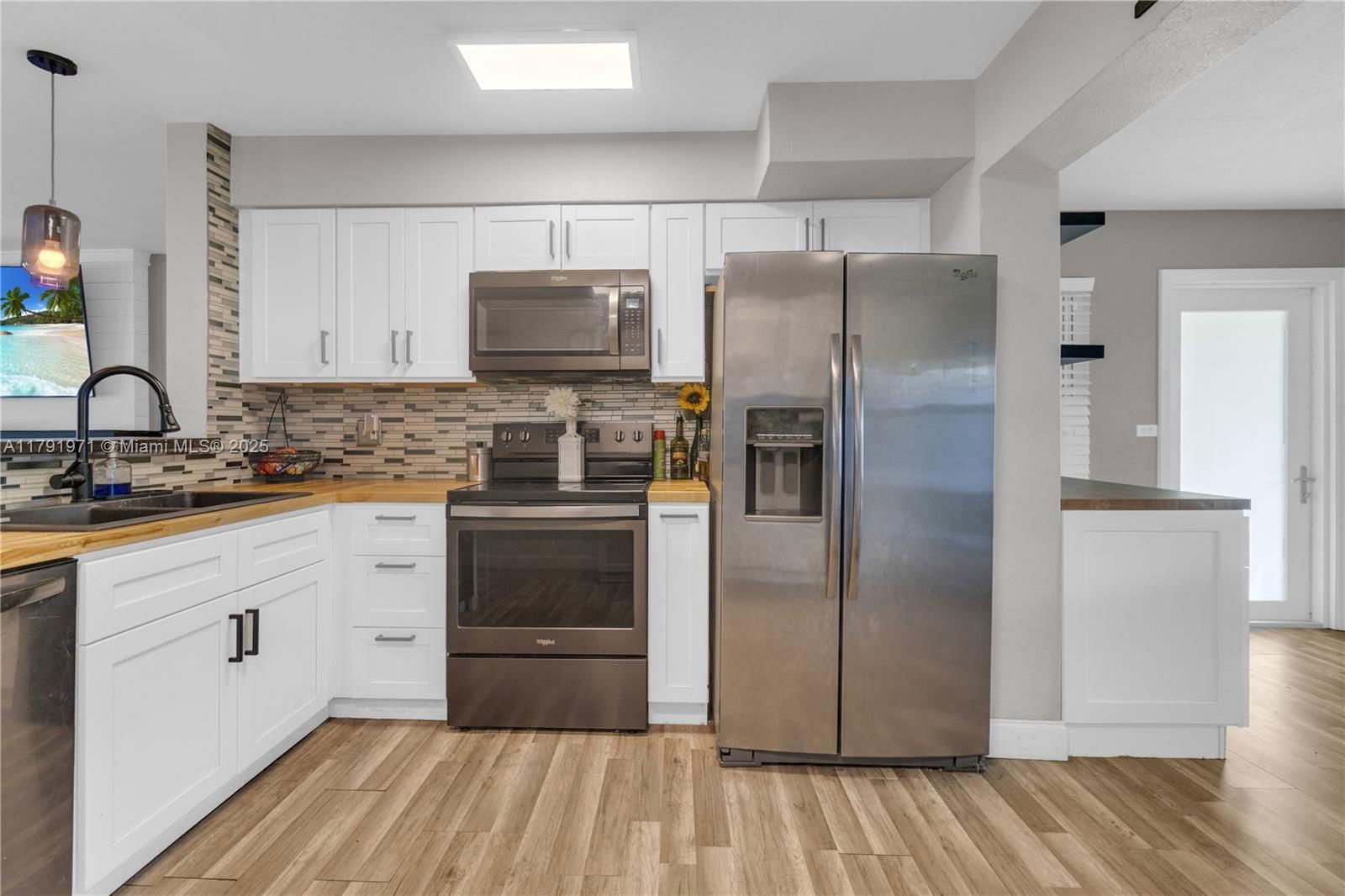 Real estate property located at 4649 28th Ave, Broward, Avon Heights, Dania Beach, FL