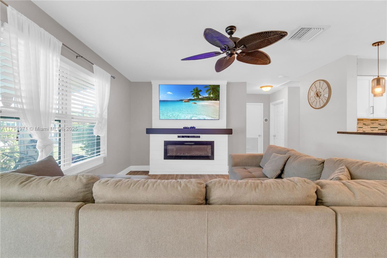 Real estate property located at 4649 28th Ave, Broward, Avon Heights, Dania Beach, FL
