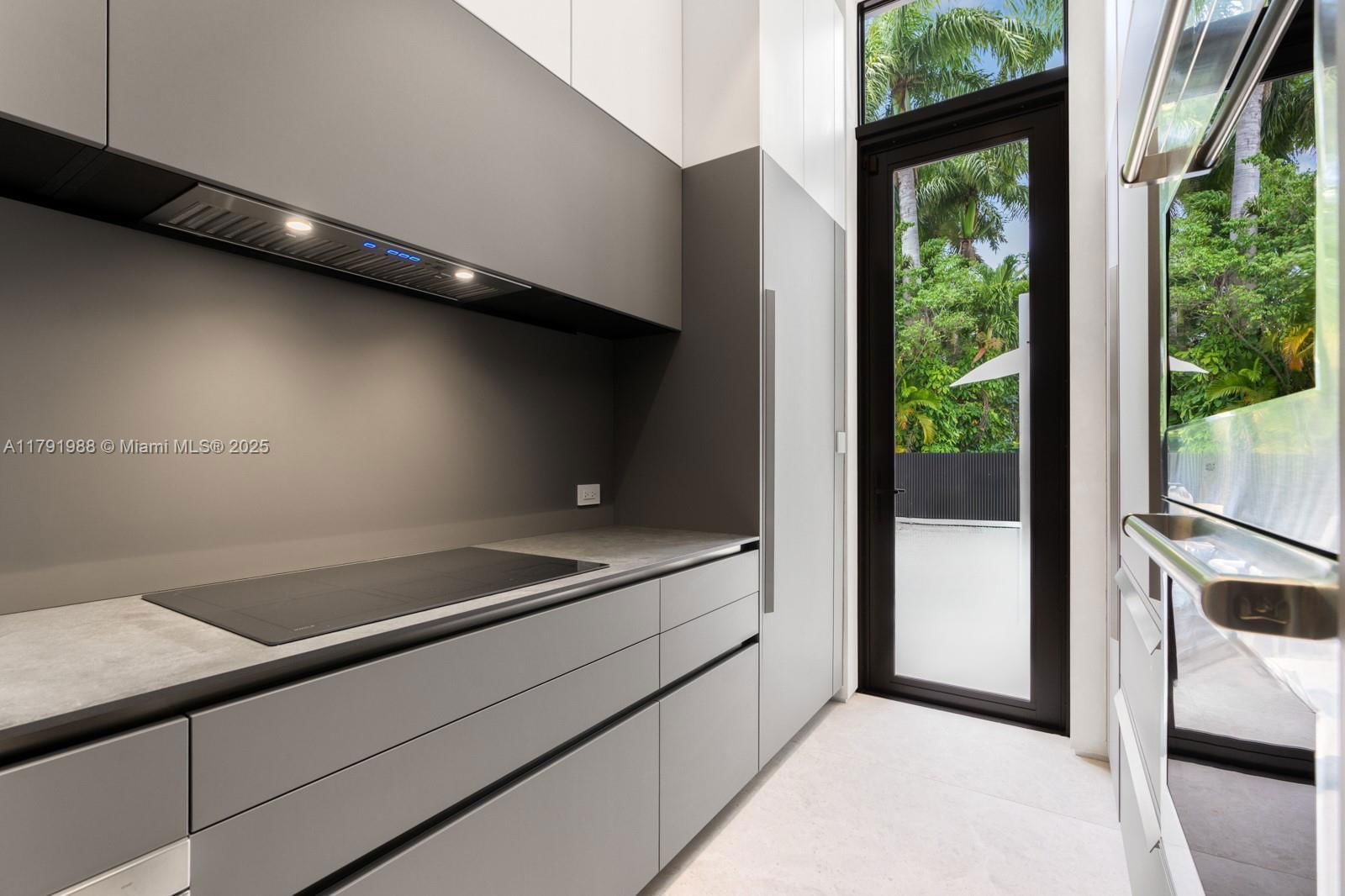 Real estate property located at 1800 27th Street, Miami-dade, Sunset Islands Island No 2, Miami Beach, FL
