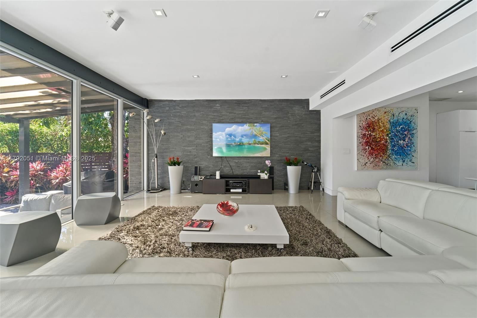 Real estate property located at 18 SAMANA DR, Miami-dade, Bay Heights, Miami, FL