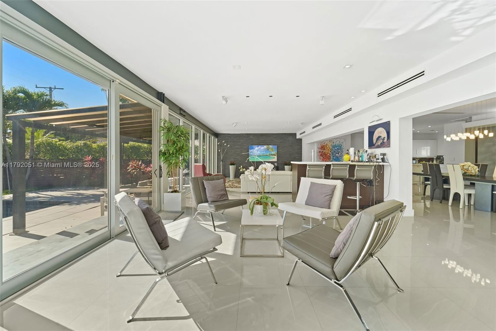 Real estate property located at 18 SAMANA DR, Miami-dade, Bay Heights, Miami, FL