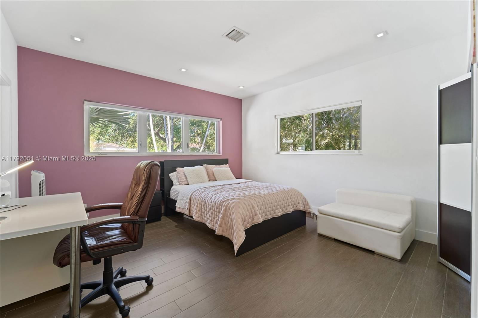 Real estate property located at 18 SAMANA DR, Miami-dade, Bay Heights, Miami, FL