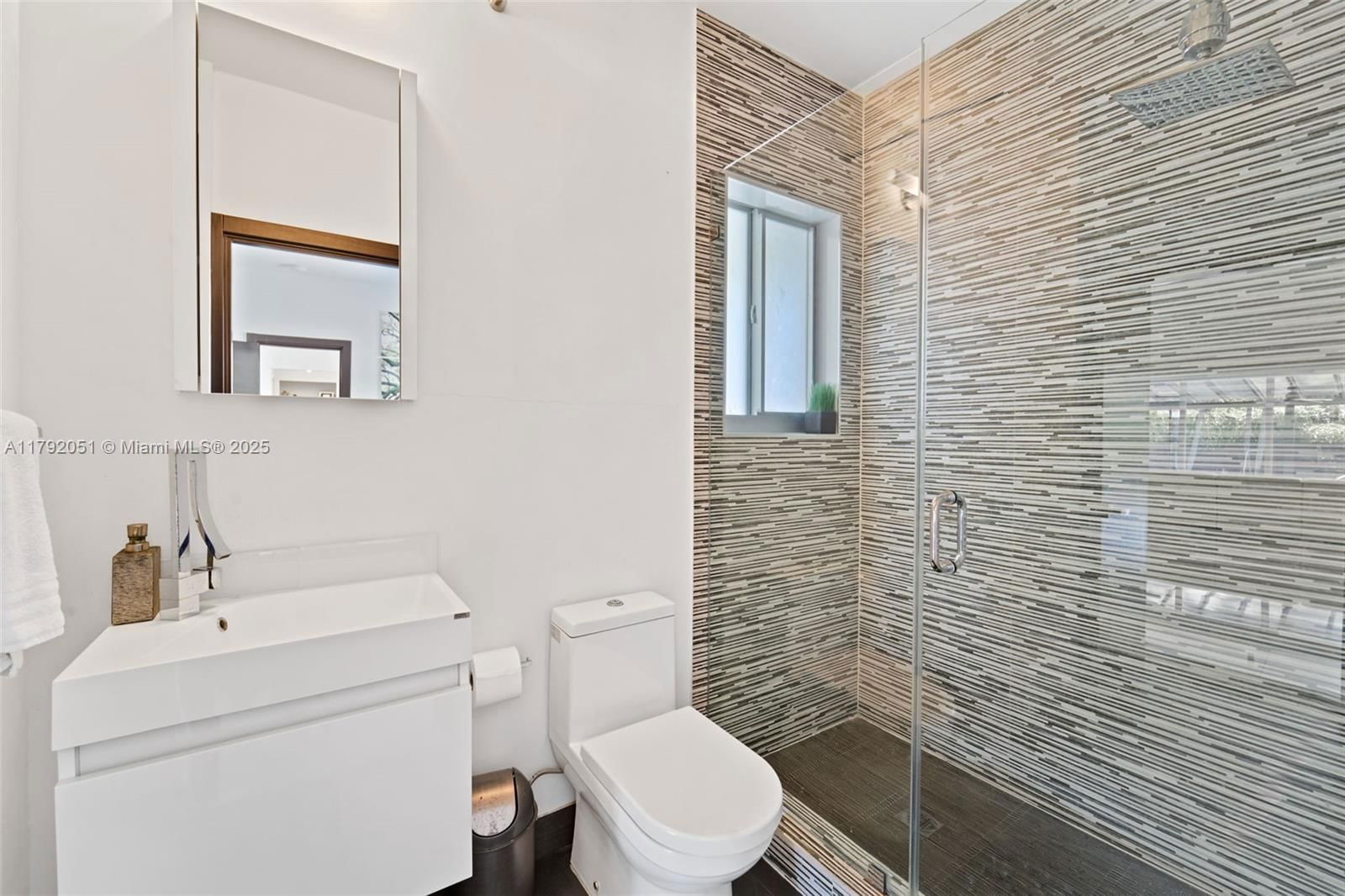 Real estate property located at 18 SAMANA DR, Miami-dade, Bay Heights, Miami, FL