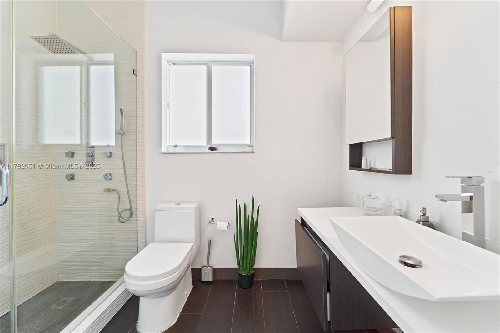 Real estate property located at 18 SAMANA DR, Miami-dade, Bay Heights, Miami, FL