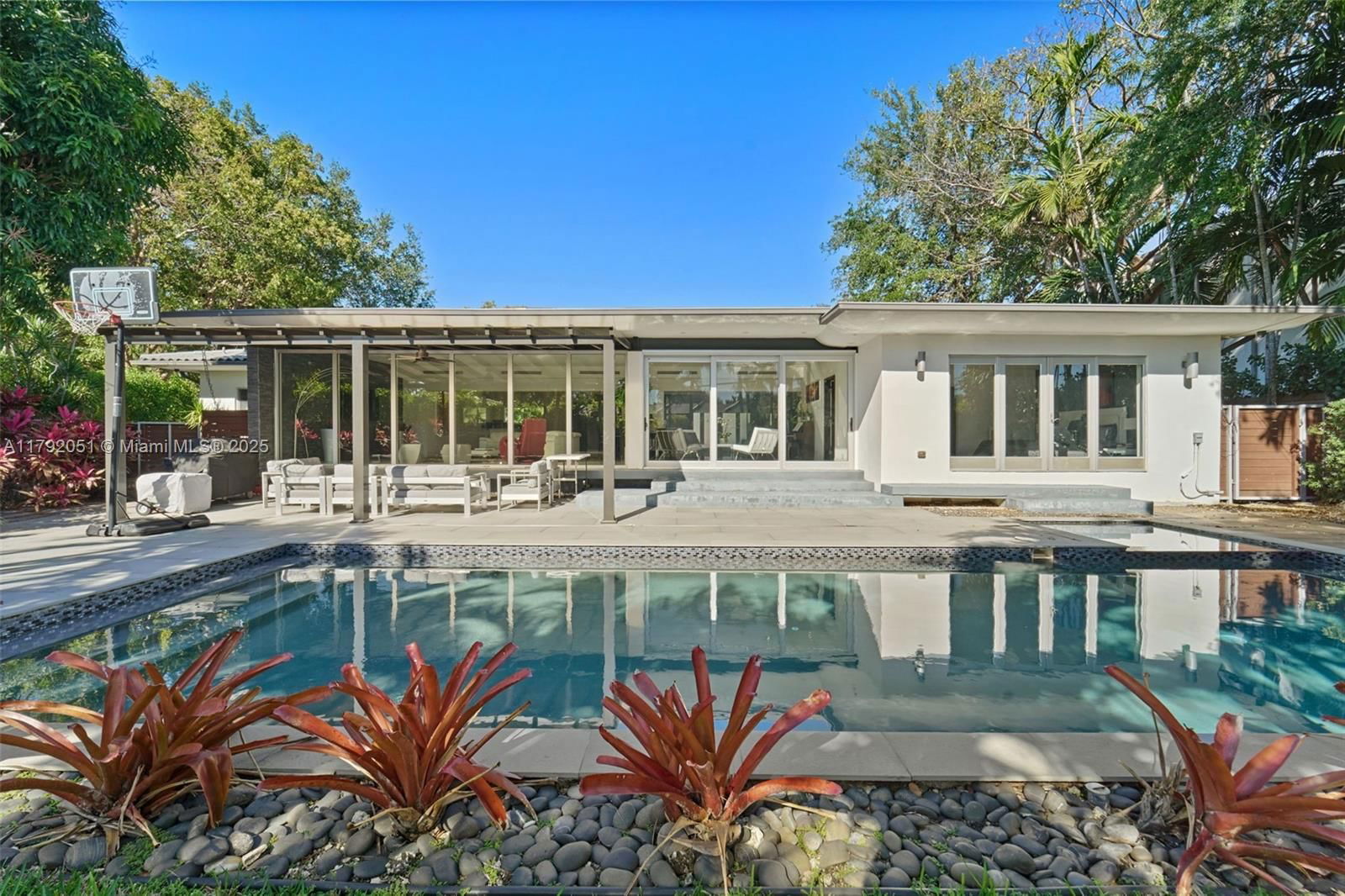 Real estate property located at 18 SAMANA DR, Miami-dade, Bay Heights, Miami, FL