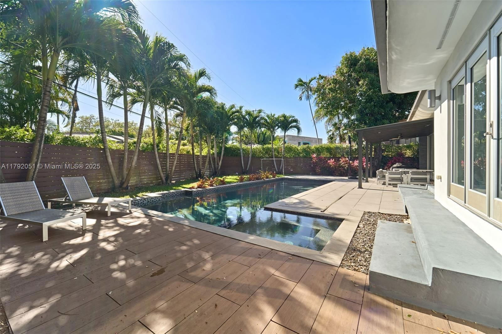 Real estate property located at 18 SAMANA DR, Miami-dade, Bay Heights, Miami, FL